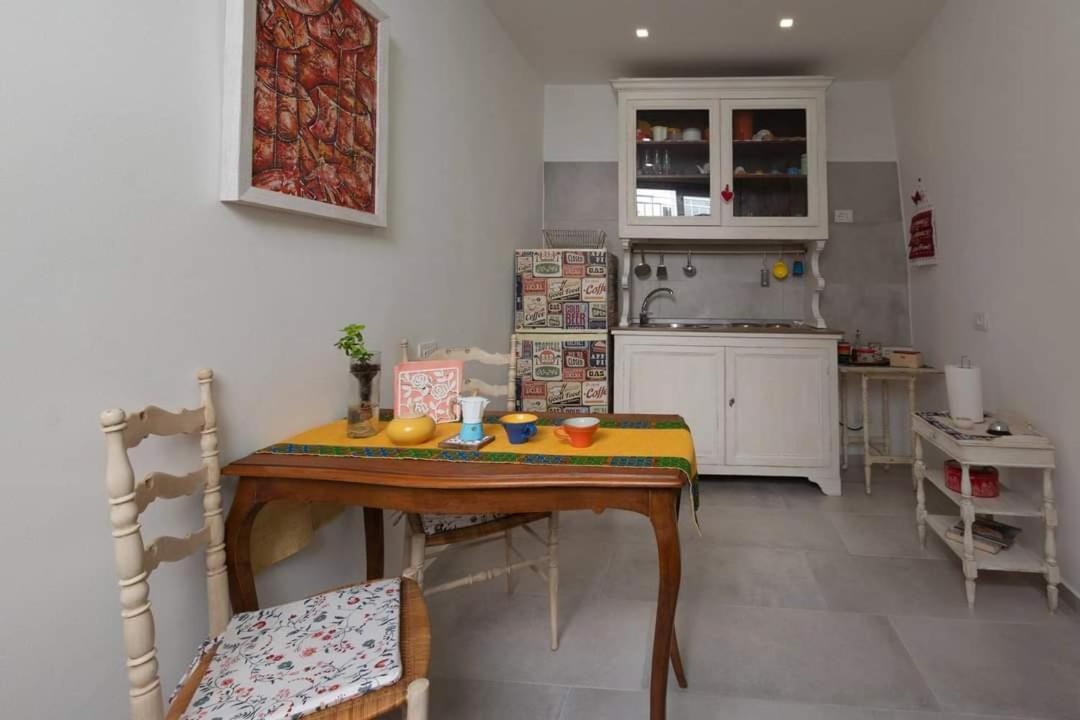La Petite Maison Apartment กอนแวร์ซาโน ภายนอก รูปภาพ